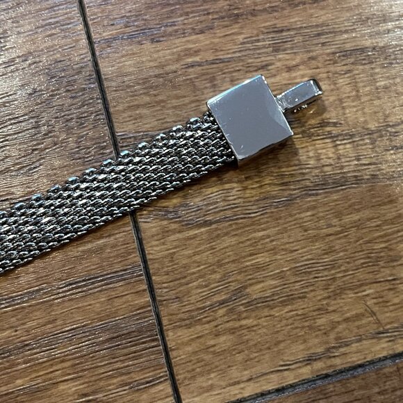 Ellen Tracy Silver Tone Mesh Belt - Picture 7 of 13